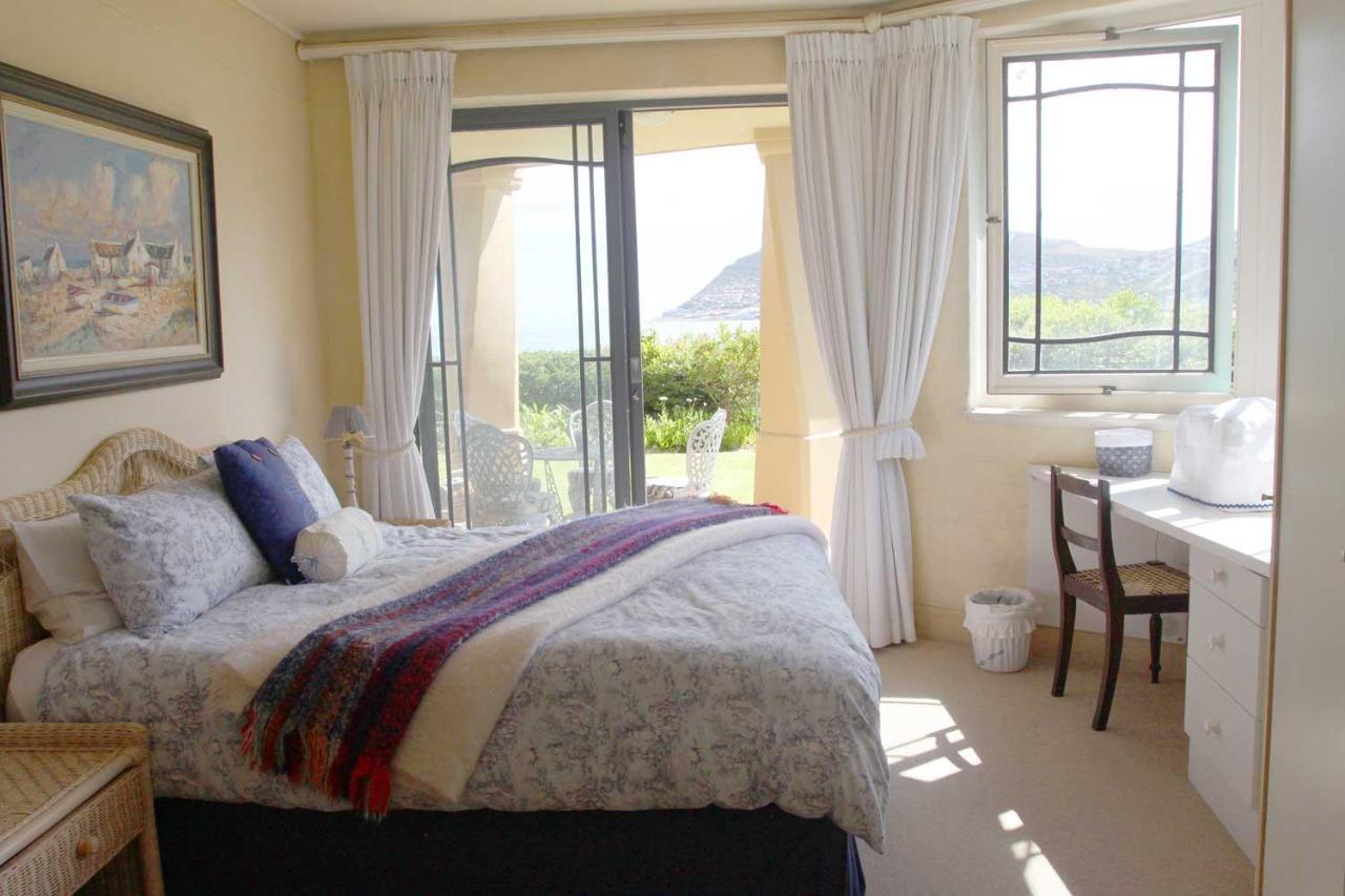 On The Beach Hout Bay Exterior photo